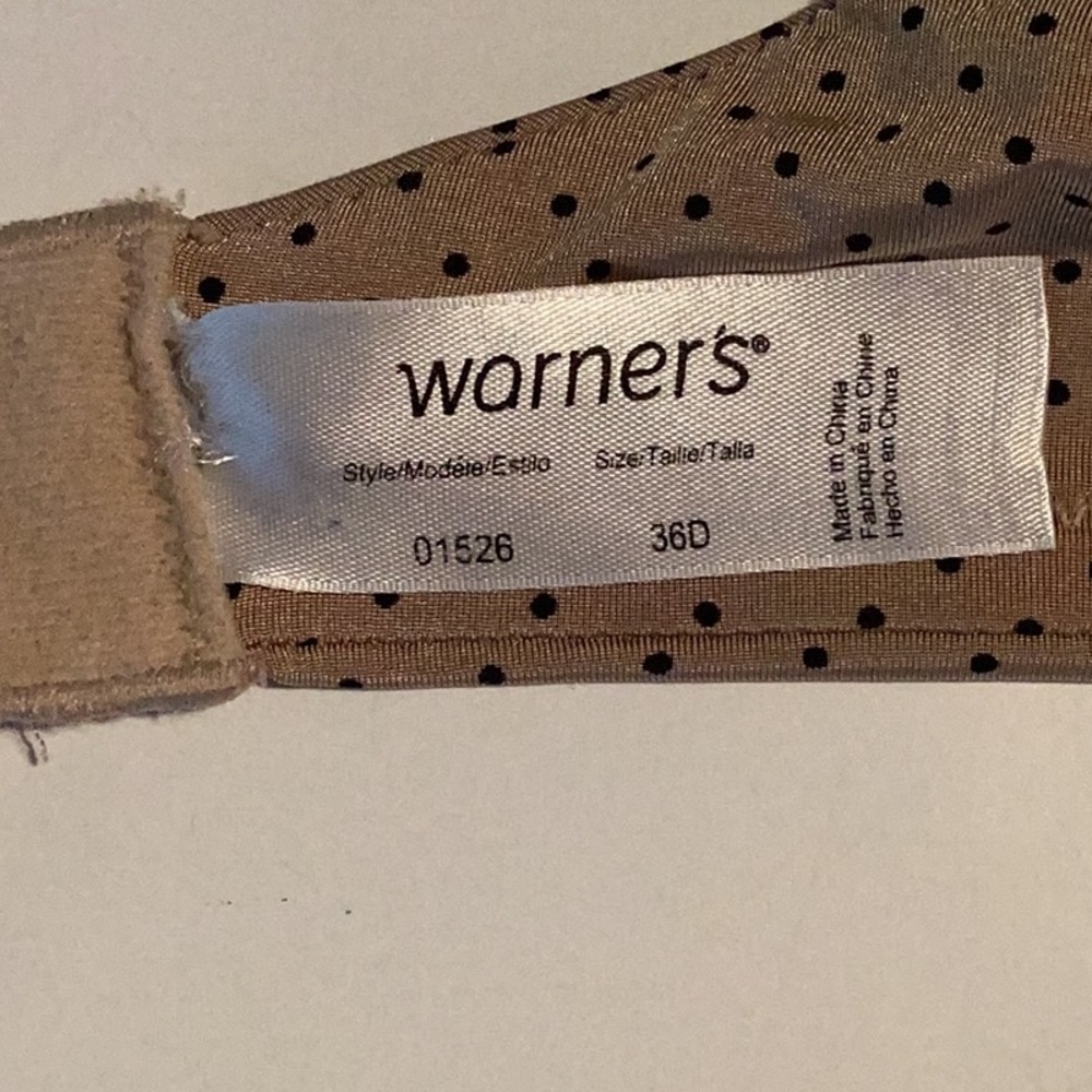 Warners underwire tee shirt bra, slight push up, back closure, padded cups, 36D - Picture 7 of 7